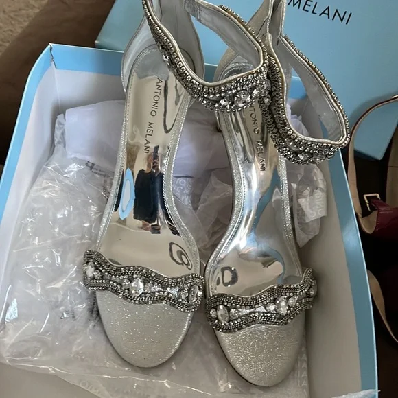 Shoes - Picture 3 of 3